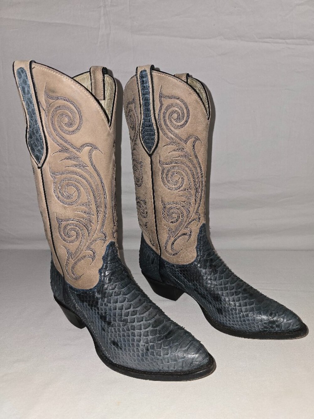 Vintage Tony Lama Slate Blue Python Snakeskin Cowgirl Boots Women’s 7.5 M